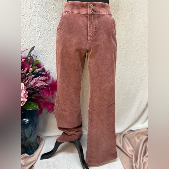 Guess- Women’s Burgundy Corduroy Flare Leg Pants (30) - Picture 1 of 15